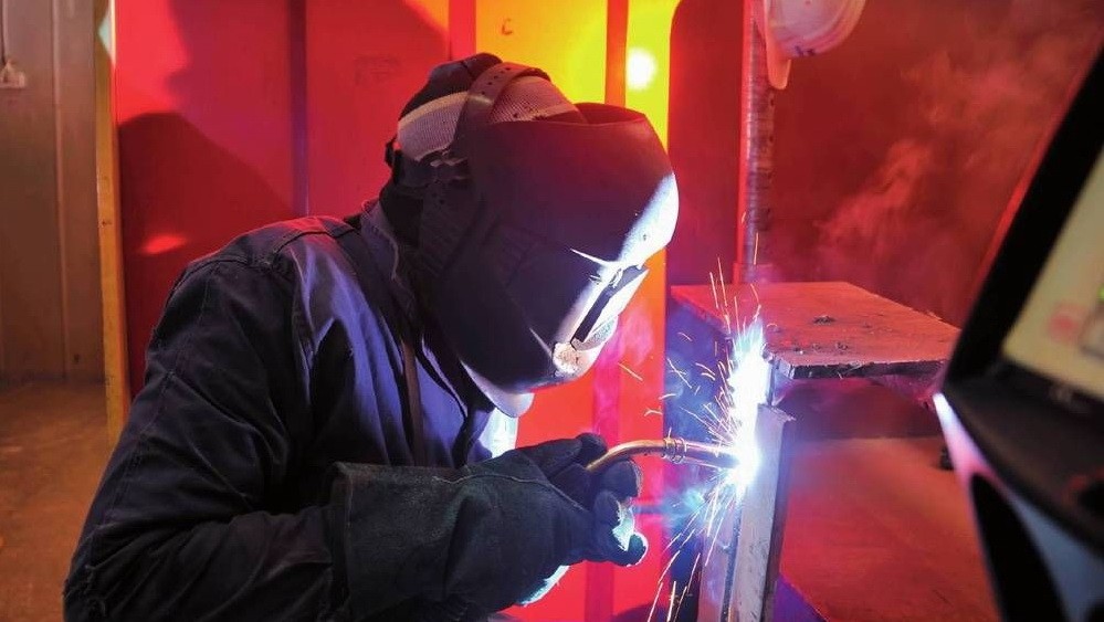 Как выбрать курсы обучения электрогазосварщиков для девушек, девочек Как выбрать курсы обучения электрогазосварщиков для девушек, девочек